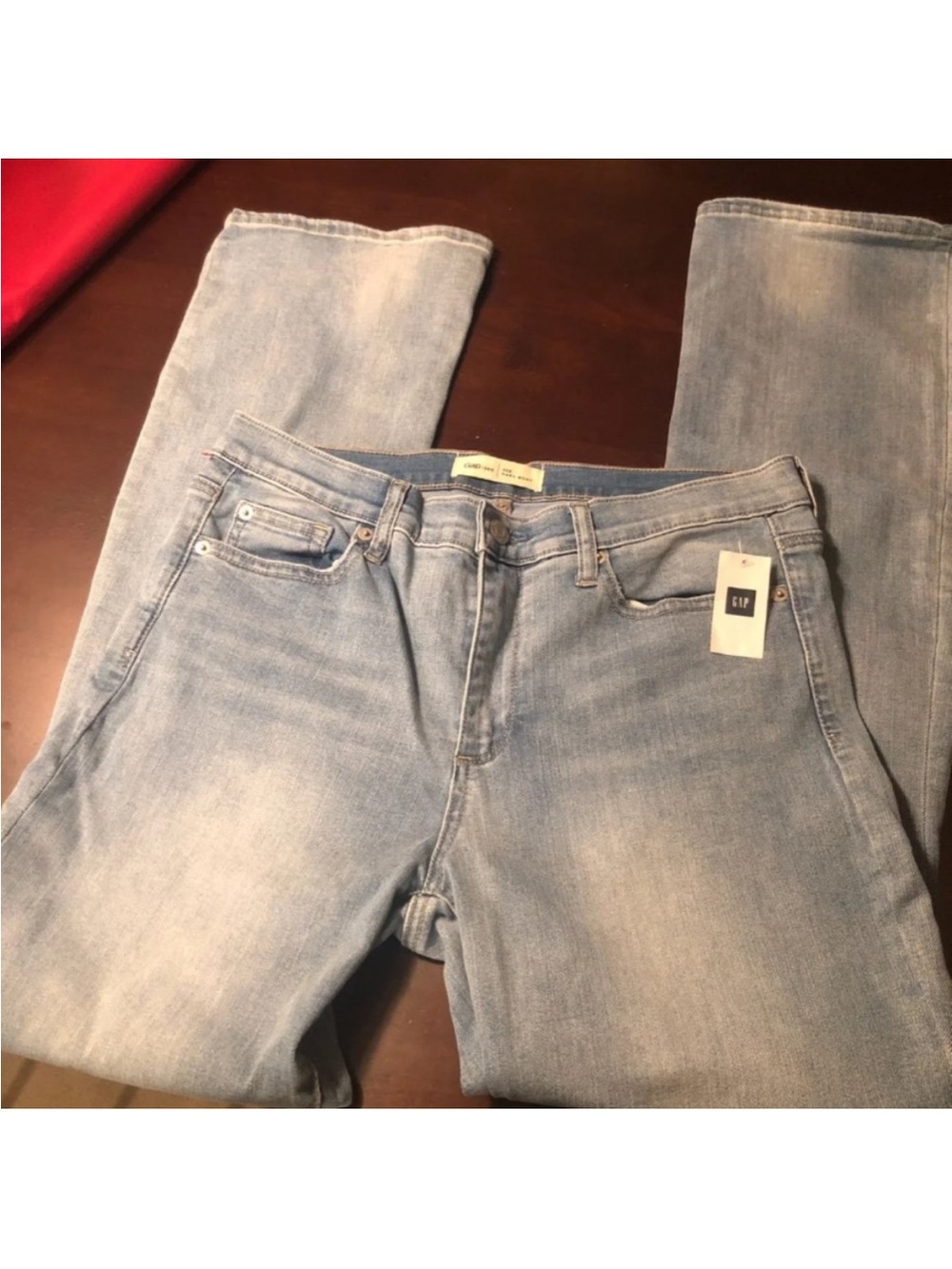 GAP Straight Leg Women's Jeans in Light Blue Wash